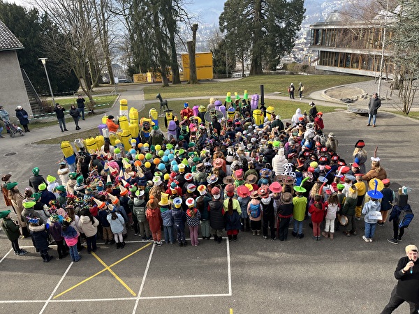 Die Klassen im Schulhaus Felsberg präsentieren ihre Sujets